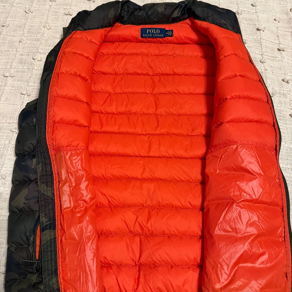 The Polo Ralph Lauren Camo/Orange Puffer Vest is a stylish and practical outerw - Picture 7 of 10